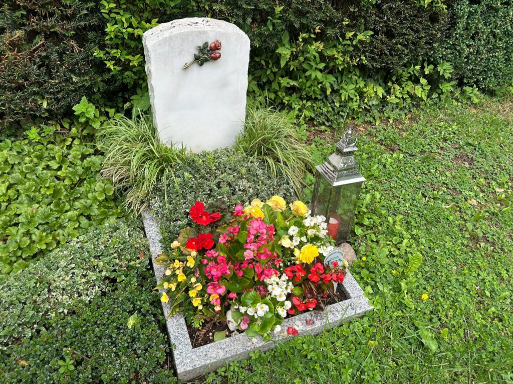 Grabpflege, Grabgestaltung & Gießservice im Vogtland