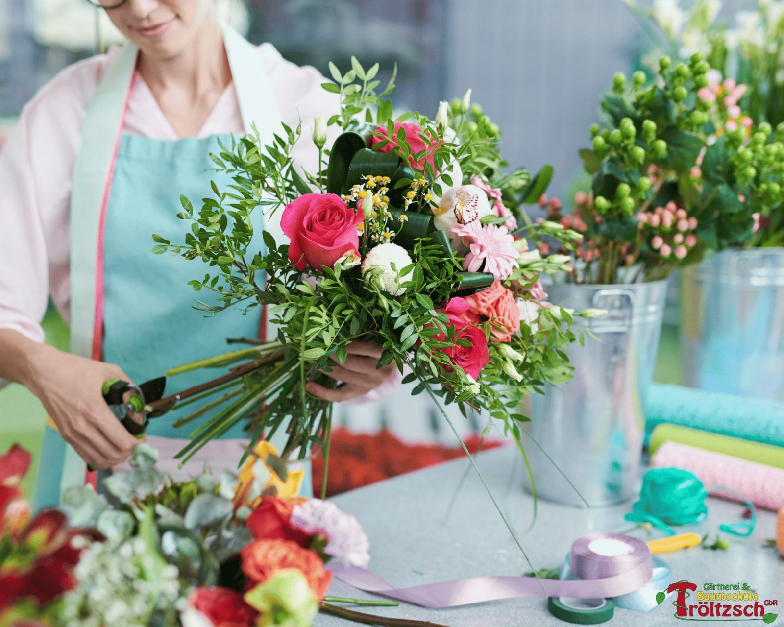 Florist.  Arbeiten in der Gärtnerei Tröltzsch im Vogtland.
