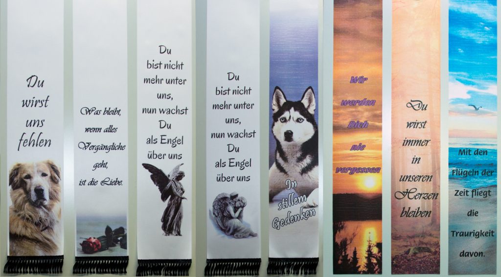 Individuelle Trauerschleifen für Kränze, Sträuße & Gestecke in Oelsnitz. Hochwertige Satinbänder, Sprüche, Symbole & Logos – persönlich gestaltet im Vogtland.