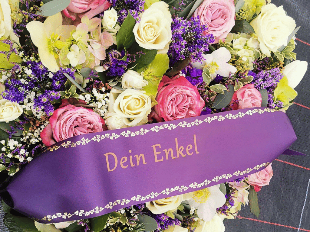 Trauerschleifen – individuell beschriftet mit Ihrem persönlichen Abschiedsgruß.