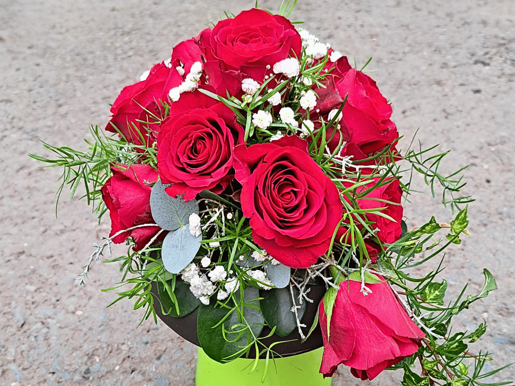 Urnenschmuck und Urnenkränze - dezente und harmonische Begleitung bei Urnenbeisetzungen.