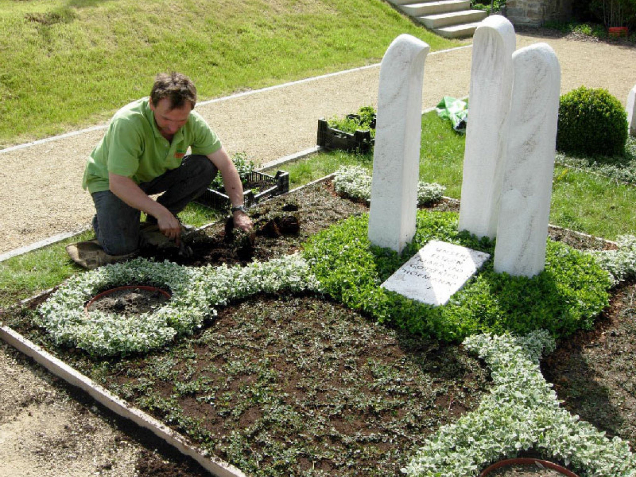 Umgestaltung bestehender Gräber – wenn sich Lebensumstände ändern.