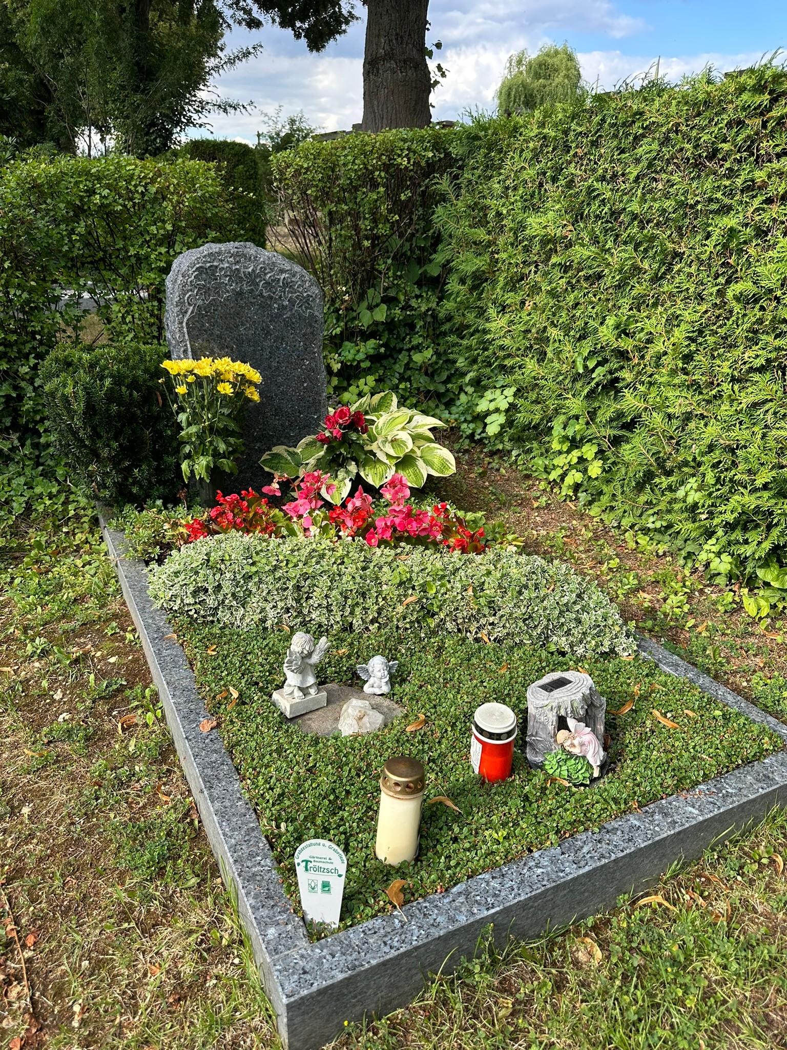 Grabpflege, Grabgestaltung & Gießservice im Vogtland